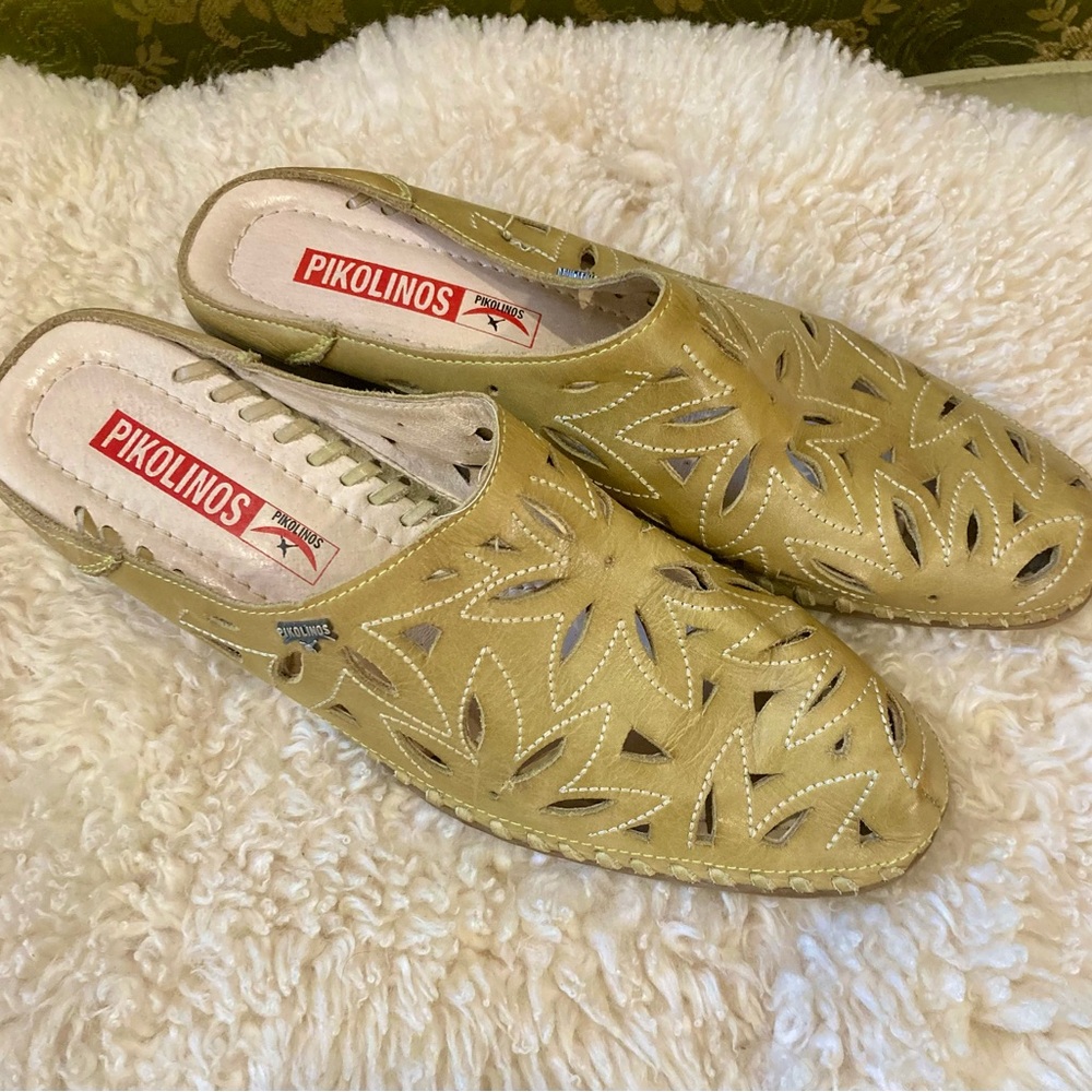 PIKOLINOS Leather Lace Cut Mules